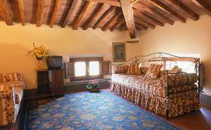 We are continually refining and adding to our portfolio of Nice Places to stay in Italy, so visit our site regularly to find somewhere just that little bit special. All our places to stay are presented with photos and descriptions taken and selected by us personally to give an impression as true to the reality as we can. All places are chosen by our team here in Italy for their combination of price, quality, charm and location. We work in partnership with family run hotels, guest houses and self-catering accommodations. This is NOT an unverified 'web portal' or online directory - we select only those places which we believe make excellent places to base a 1 week holiday or longer.